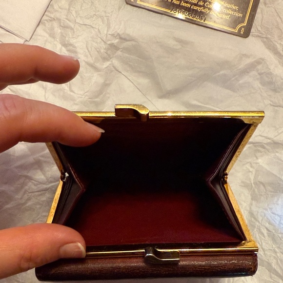 Pre-Loved Cartier Les Must Line burgundy Leather Wallet with KISS Lock Coin - Picture 14 of 16